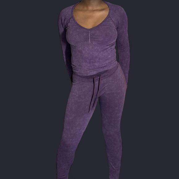 Victoria's Secret Tops - Purple victoria secret stretchy activewear set.